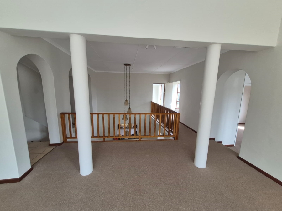 5 Bedroom Property for Sale in Bayview Western Cape